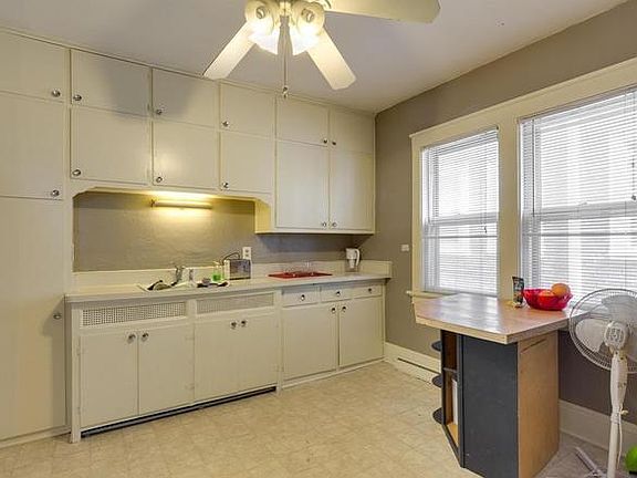 2nd image of 1131 E Meinecke Ave #1R
