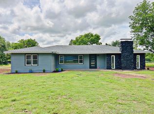 27197 Maiden Ln, Henryetta, OK 74437