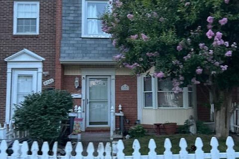 1st image of 8043 Community Dr