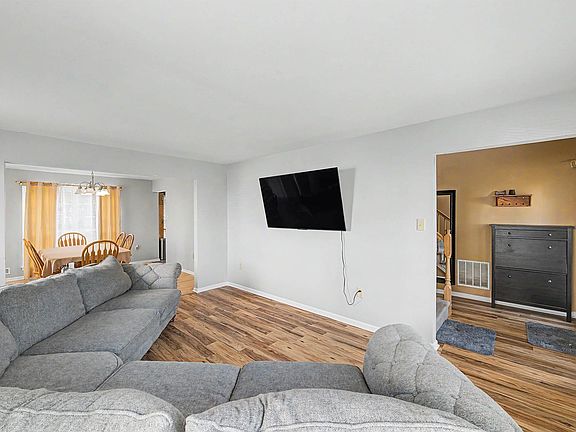 5th image of 18 S Canary Way