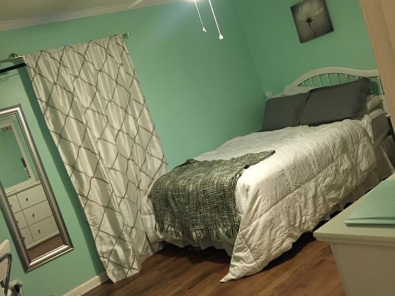 2nd image of 1903 Sherwood Ave