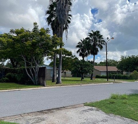 3rd image of 700 Nyssa Ave