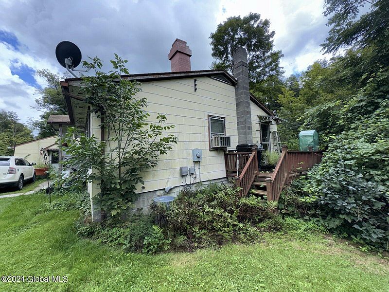 2nd image of 57 Dayfoot Road