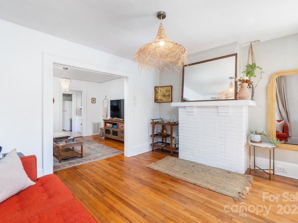 charlotte-north-carolina-2078154998 picture