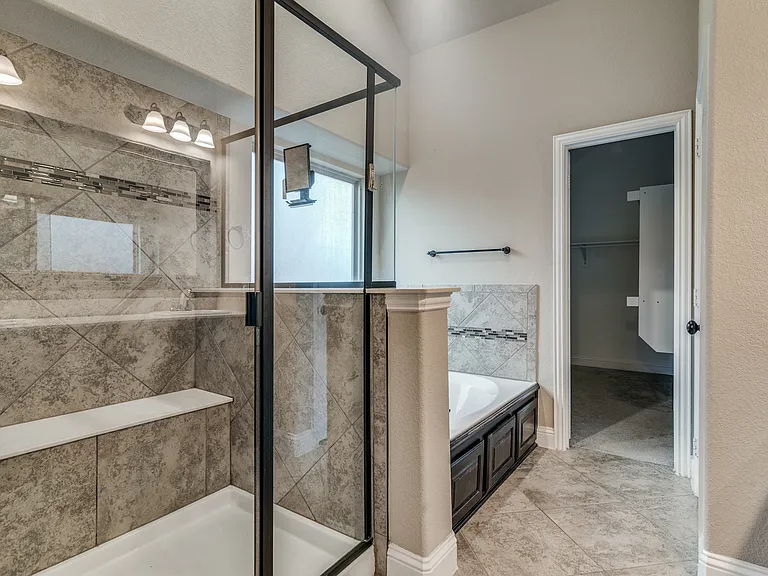 1631 Veneto Dr — Photo 18