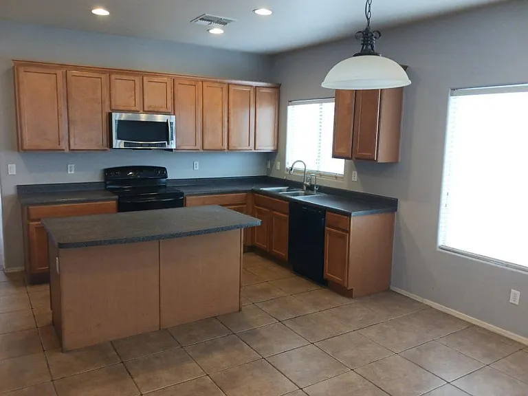 44628 W Sandstone Dr — Photo 4