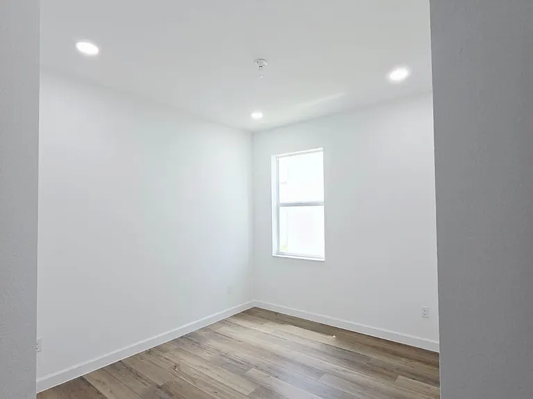 3501 Harborside Ave — Photo 10