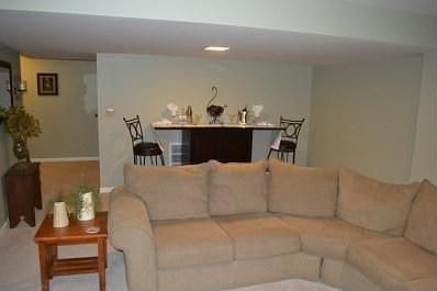 5th image of 342 Constitution Dr