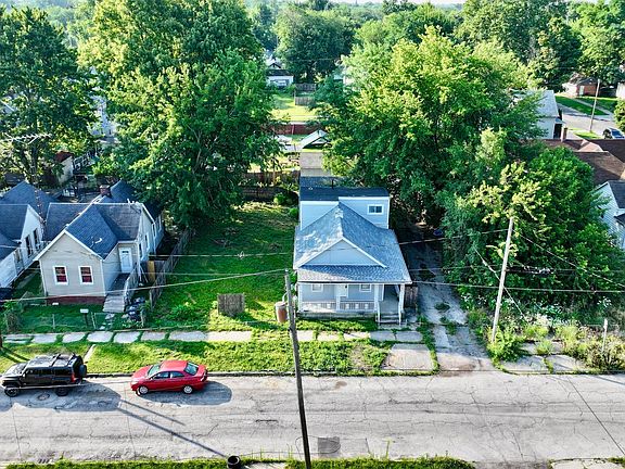 5th image of 1214 Yates St