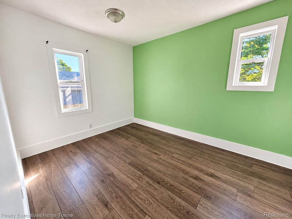 1030 Division St, photo 13