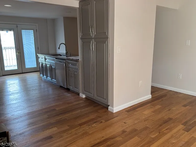 87 Fairview Ave — Photo 9