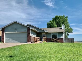 2214 W Schoolhouse St, Haysville, KS 67060