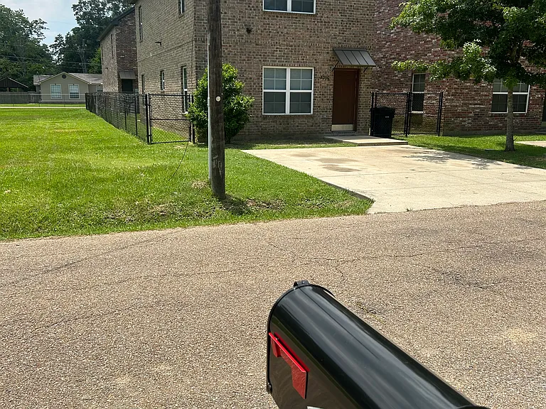 5390 Paige St — Photo 4