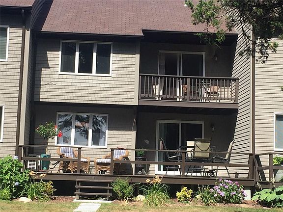 3rd image of 151 Seabreeze Dr #151
