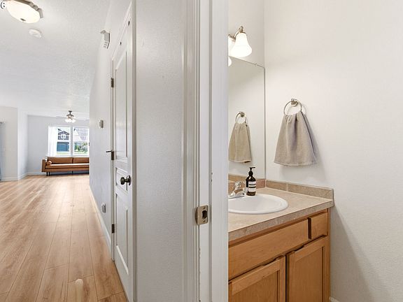 5th image of 1213 Island Way