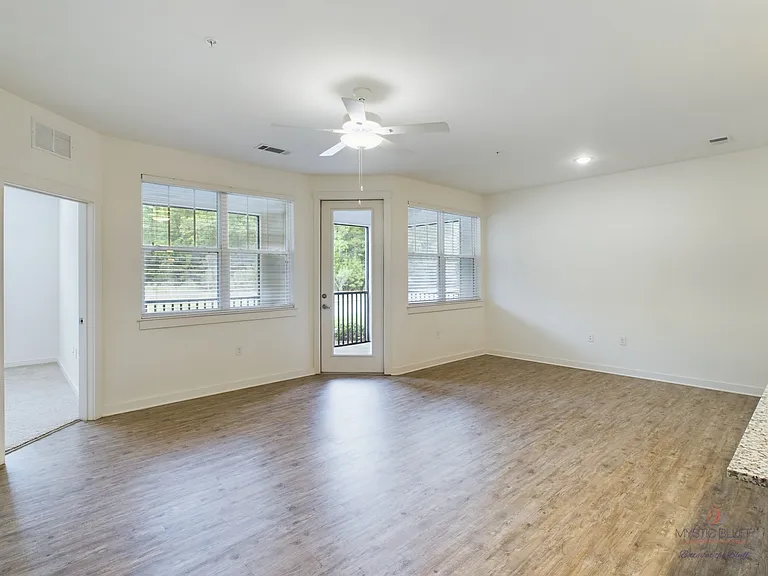 Mystic Bluff Apartments — Photo 90