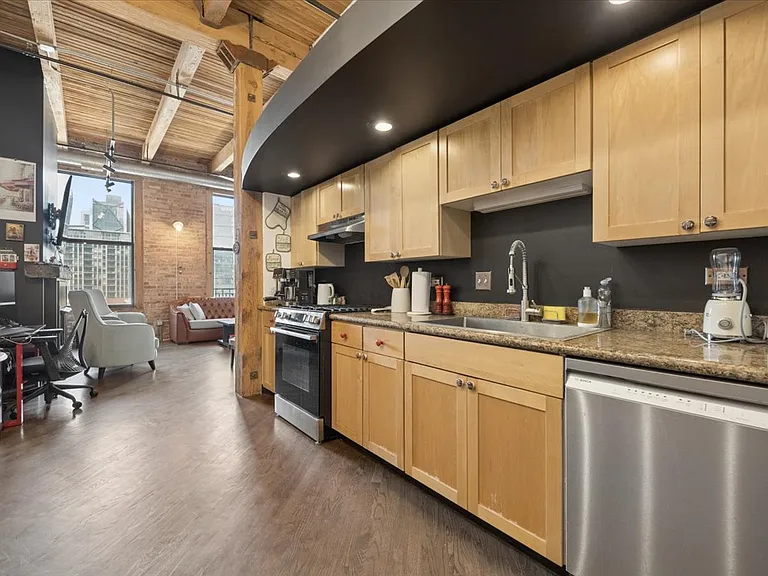616 W Fulton St #510 — Photo 12