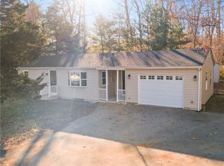29 Restful Valley Rd, Tiverton, RI 02878