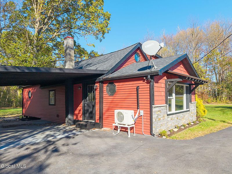 5th image of 487 Malta Avenue