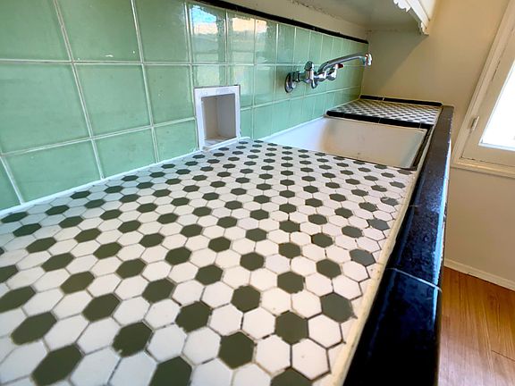 4th image of 251 Cherry Ave #12