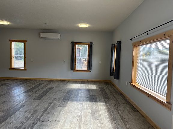 4th image of 858 E De Borgia Haugan Frontage Rd #1