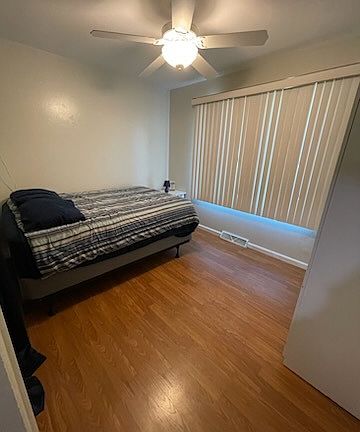 5th image of 14726 S Blaine Ave