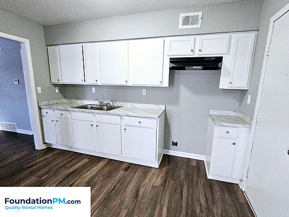 4th image of 3448 Barbwood Dr
