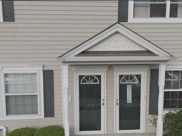 1206 Willow Lane #1206, Valley Stream, NY 11580