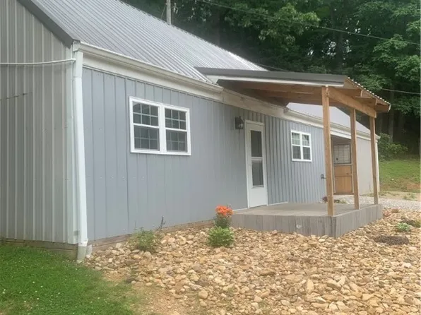 1418 McCormick Rd, Gallipolis, OH 45631