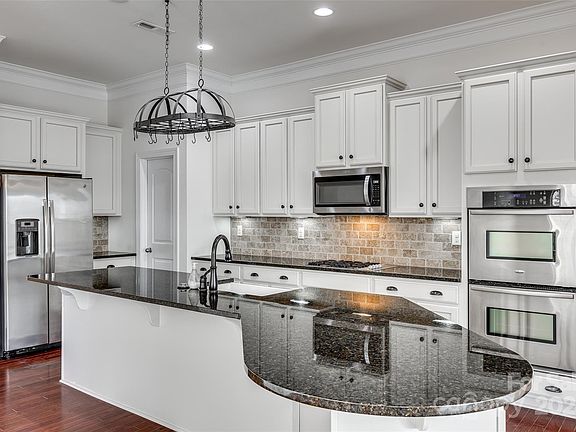 5th image of 3014 Biltmore Dr
