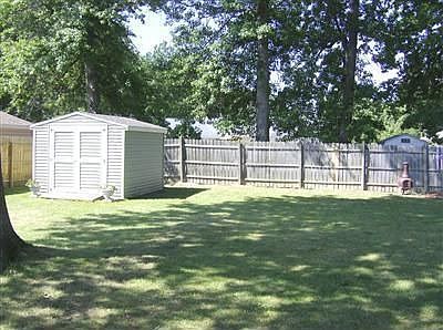 4th image of 3708 Oxford Dr