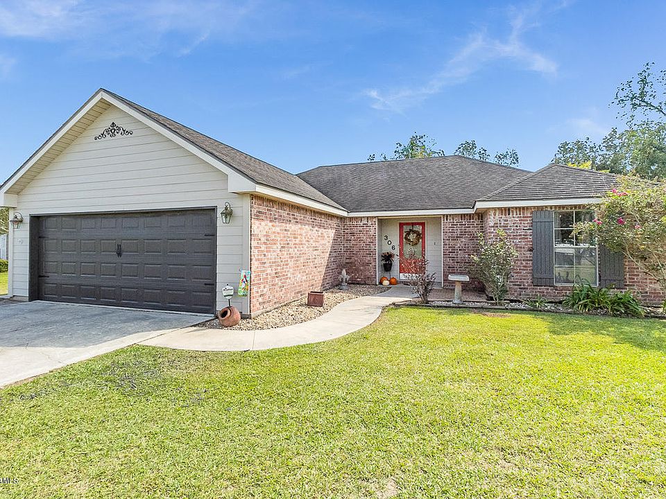 1st image of 306 Village Park Dr