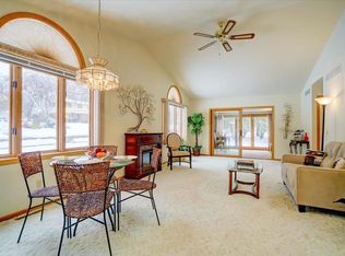 1720 Elizabeth St APT 7, Baraboo, WI 53913