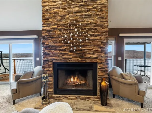 222 Park Place Ln #4A, Kaiser, MO 65047