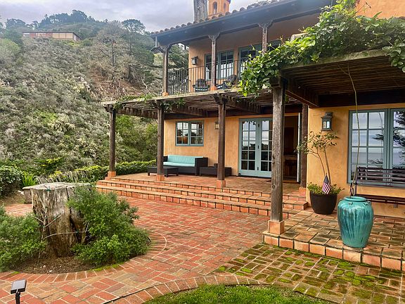 Side view/ ocean view