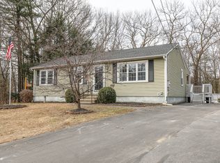 6 Elmer Ave, Hooksett, NH 03106