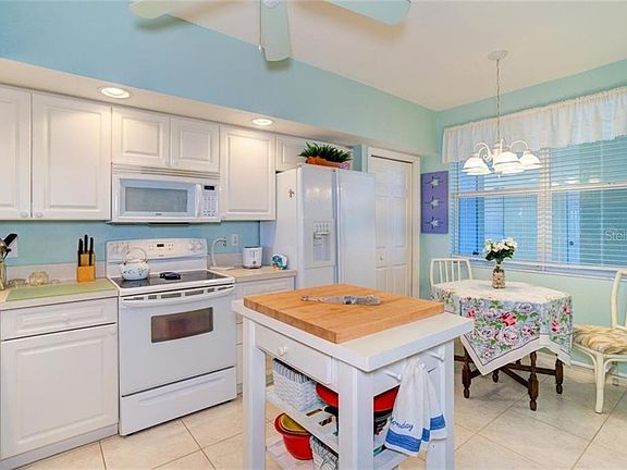 5th image of 1200 Country Club Dr APT 2203