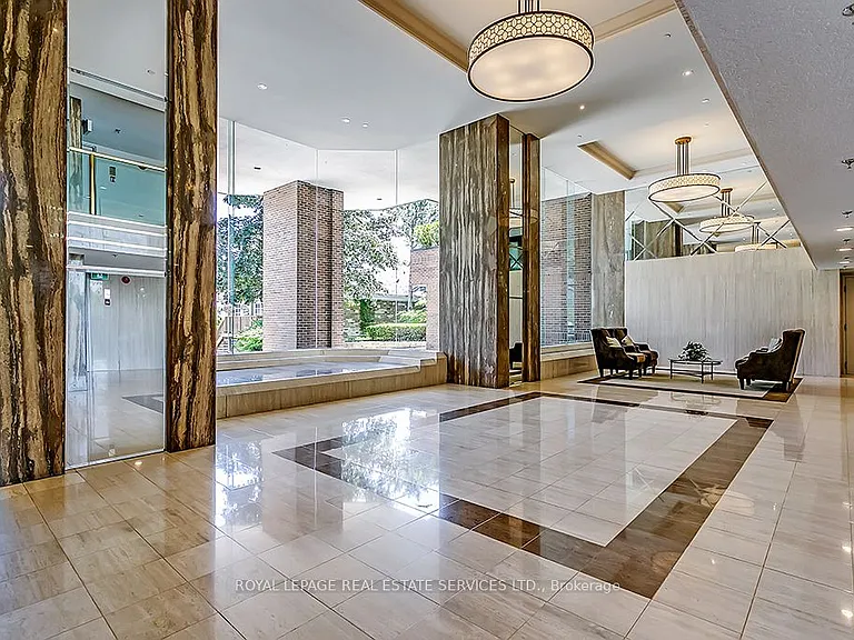 100 Lakeshore Rd E #805 — Photo 3