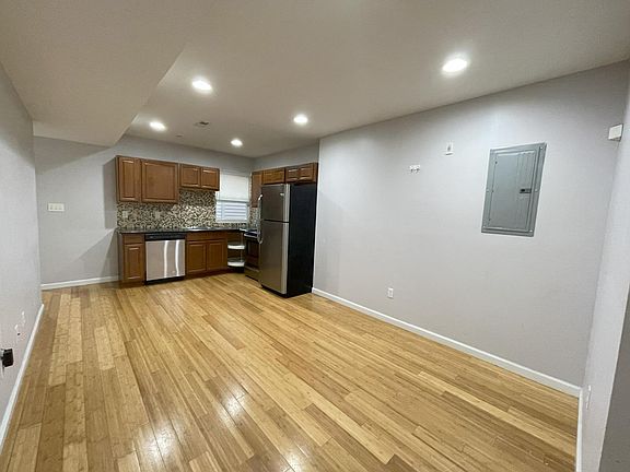 4th image of 3922 Haverford Ave #2
