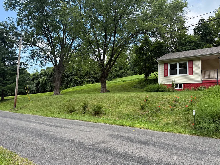 144 Belmont Rd — Photo 21