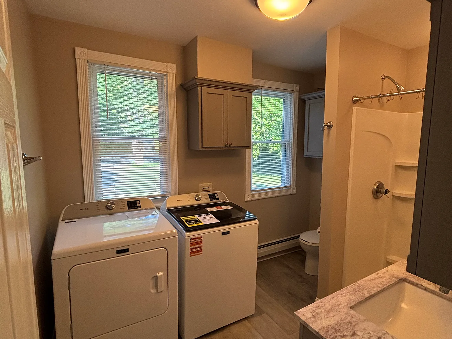 3 bed, 1.5 bath, 1200 sqft, $2,395 — Photo 3