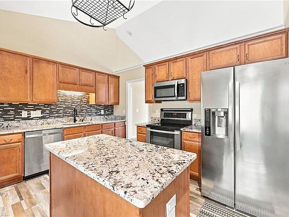 5th image of 2427 Pepperstone Dr
