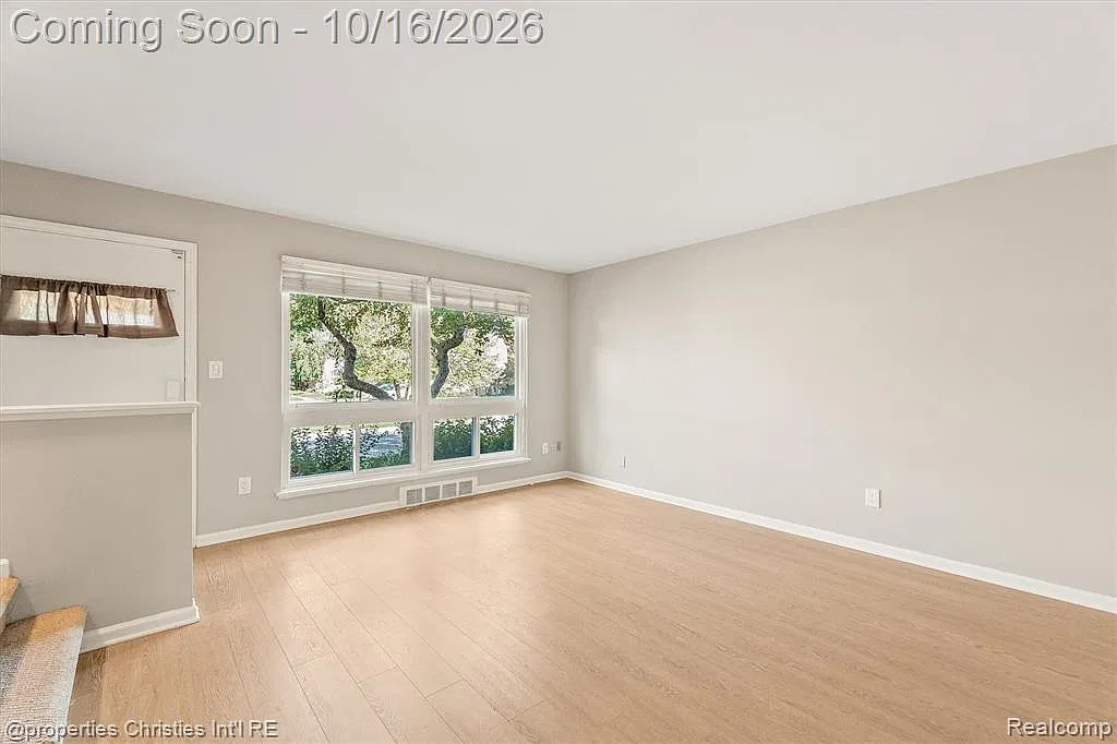 2 bed, 1.5 bath, 1342 sqft, $2,300 — Photo 4