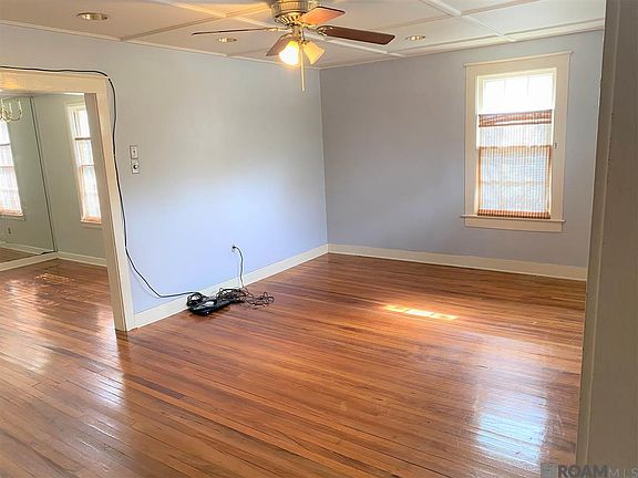 3rd image of 2266 Cloverdale Ave