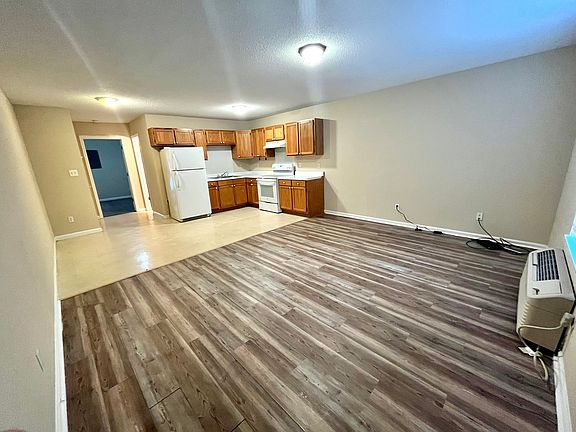 3rd image of 1014 E Lauderdale St