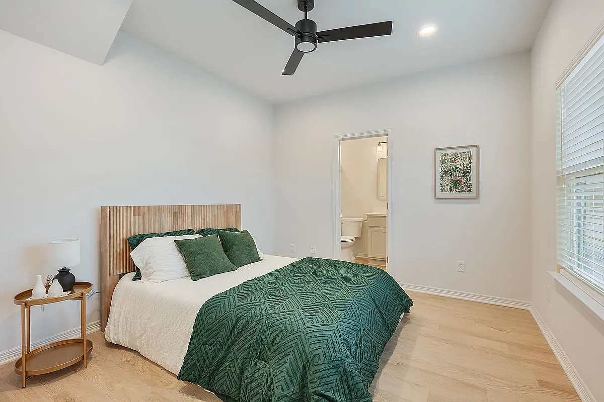 Azura Residences — Photo 4