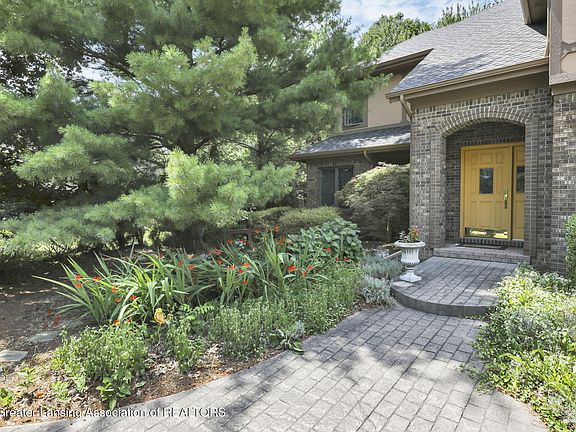 3rd image of 2831 River Pointe Dr