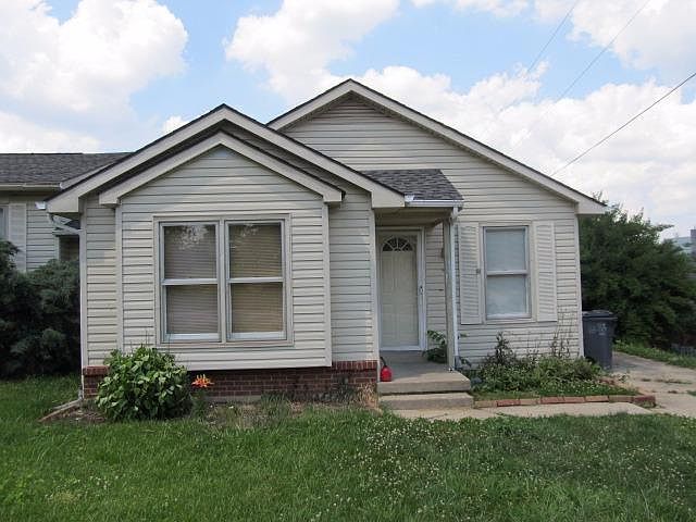 2nd image of 3231 Bowie Dr