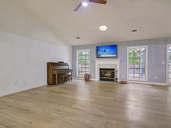 4th image of 8313 Vestige Ct