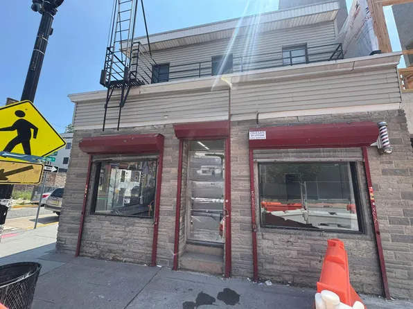 176 Monticello Avenue image 2 of 9